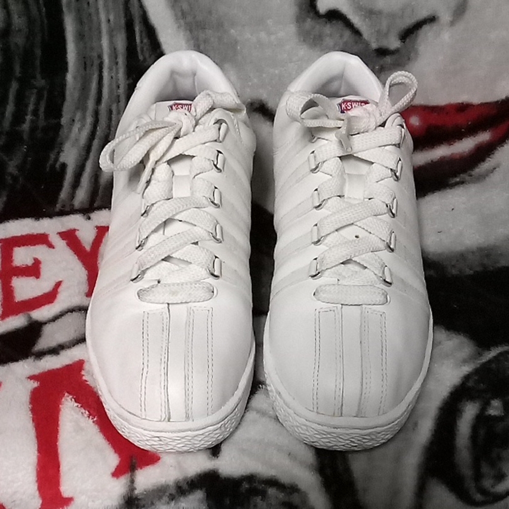 K-Swiss unisex White Sneakers size 7
